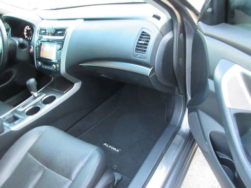 Used 2014 Nissan Altima 2.5 SL w/ Technology Package FWD image 18