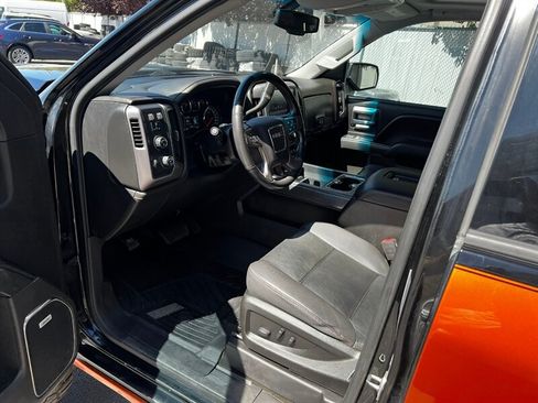 Used 2018 GMC Sierra 1500 SLT w/ All Terrain Package AWD/4WD image 17