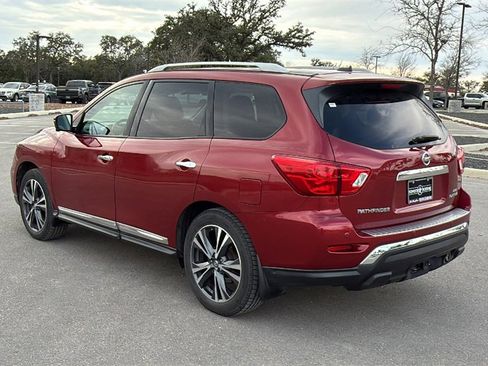 Used 2017 Nissan Pathfinder Platinum image 3