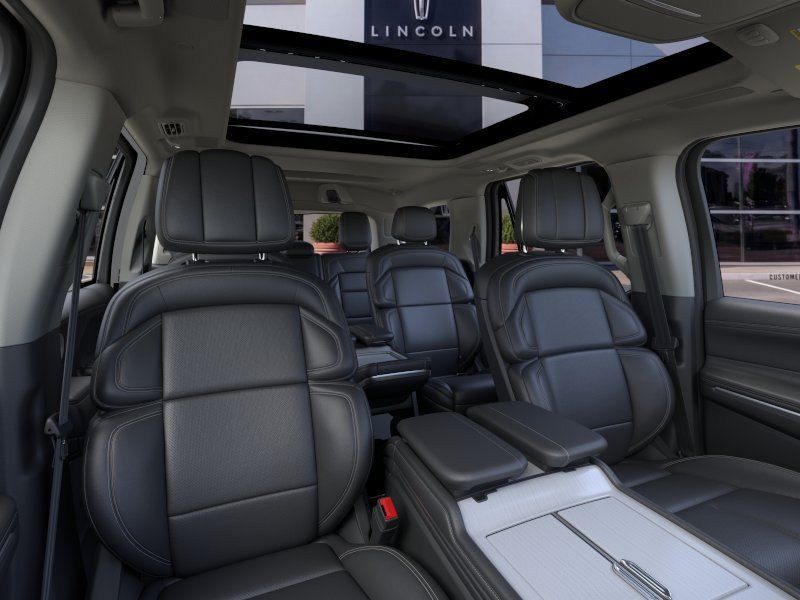 New 2026 Lincoln Navigator Reserve AWD/4WD image 10