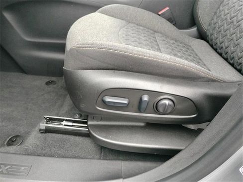 Used 2023 Chevrolet Equinox LT image 16