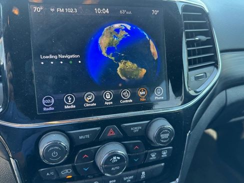 Used 2019 Jeep Grand Cherokee Laredo w/ Security & Convenience Group image 13