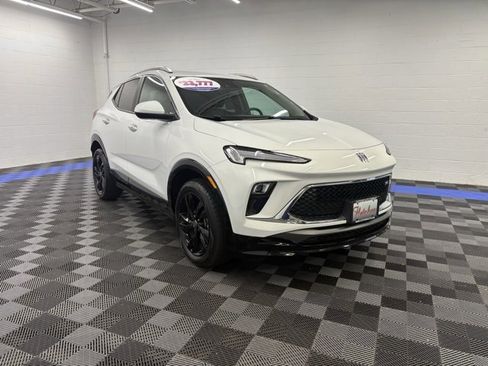 Used 2024 Buick Encore GX Sport Touring image 13