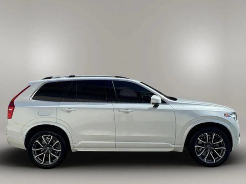 Used 2017 Volvo XC90 T6 Momentum w/ Vision Package AWD/4WD image 4