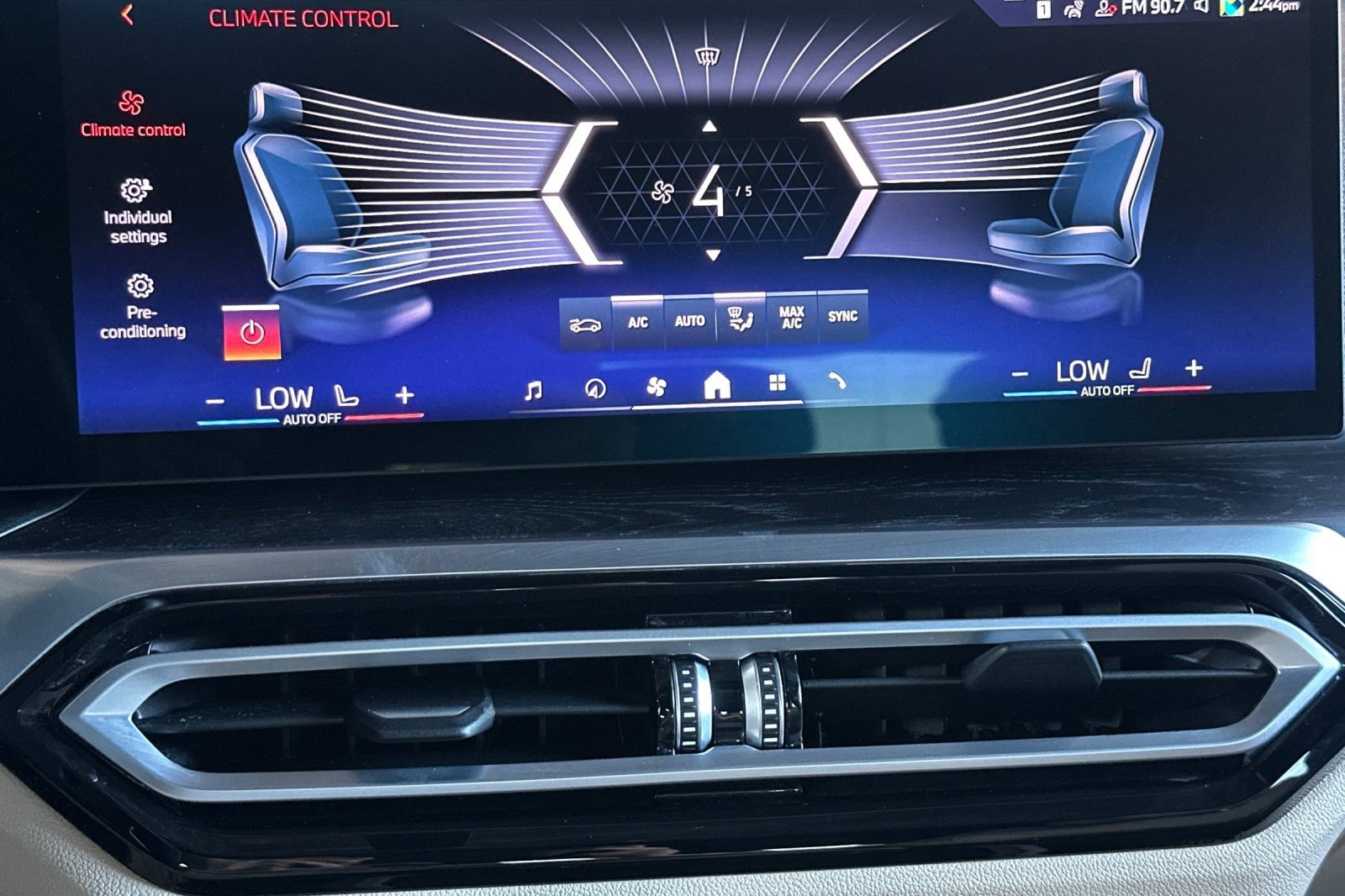 Certified 2024 BMW i4 eDrive40 w/ Premium Package RWD image 27