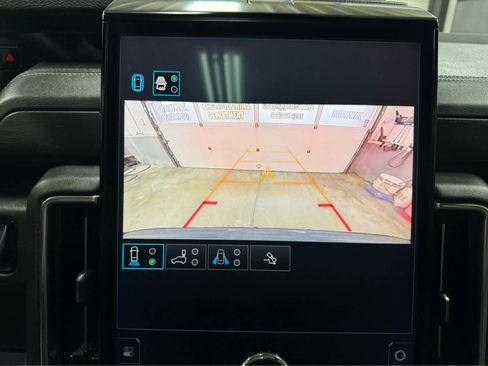 Used 2025 GMC Yukon Denali w/ Sun & Power Step Package image 27