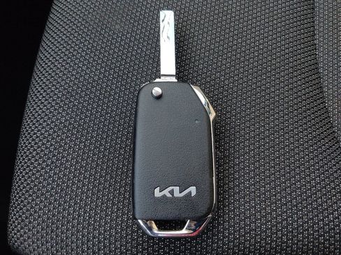 Used 2023 Kia Forte LXS w/ LXS Technology Package image 32