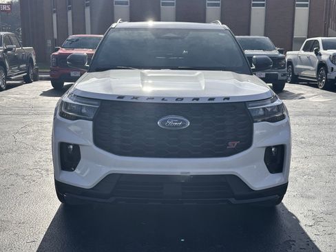 Used 2025 Ford Explorer ST image 35