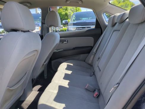 Used 2010 Hyundai Elantra FWD image 16