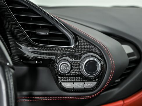 Used 2018 Ferrari 488 Spider image 37