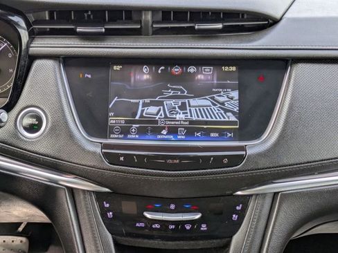 Used 2018 Cadillac XT5 Premium Luxury image 16