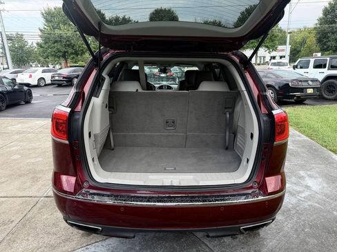Used 2017 Buick Enclave Leather FWD image 9