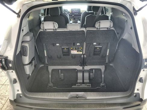 Used 2024 Toyota Sienna LE image 24