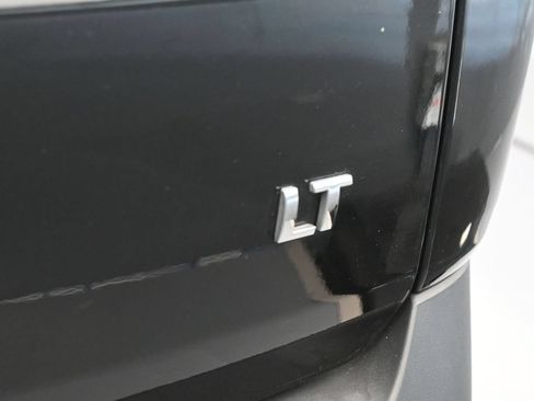 Used 2023 Chevrolet Traverse LT FWD image 34