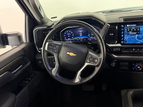 Used 2025 Chevrolet Silverado 2500 LT w/ Convenience Package AWD/4WD image 16