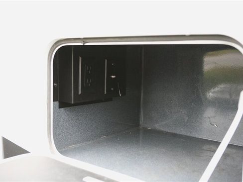 Used 2022 Ford E-450 and Econoline 450 Super Duty w/ Motorhome Prep Package image 7