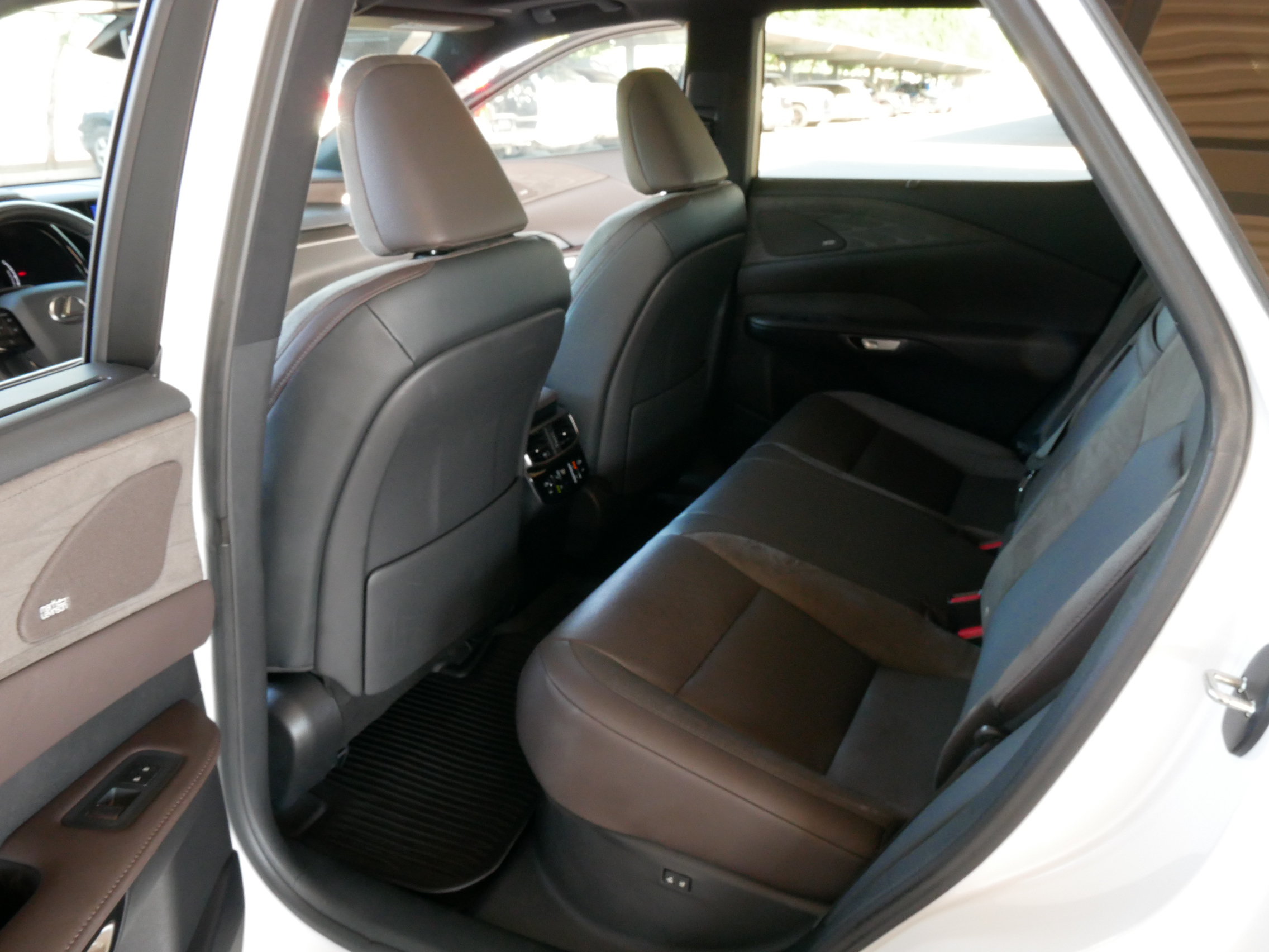 Certified 2024 Lexus RX 350 FWD w/ Convenience Package image 24