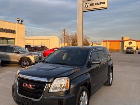 Used 2017 GMC Terrain SLE image 2
