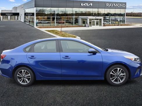 Used 2024 Kia Forte LXS w/ LXS Technology Package image 2