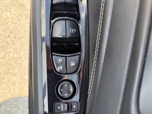 Used 2023 Nissan Altima 2.5 SV w/ SV Premium Package AWD/4WD image 15