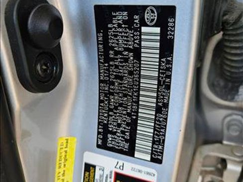 Used 2014 Toyota Camry SE FWD image 18