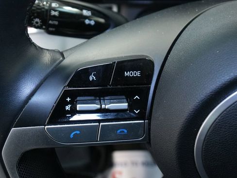 Used 2023 Hyundai Elantra Limited image 38