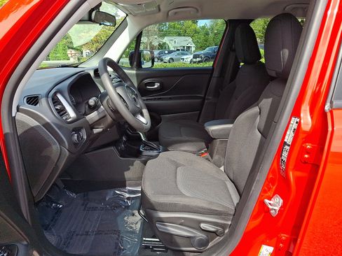 Used 2023 Jeep Renegade Latitude image 13