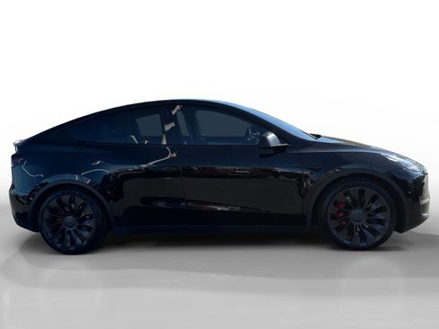 Used 2022 Tesla Model Y Performance image 6