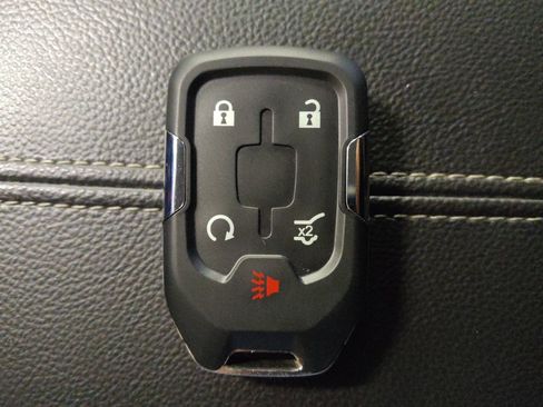 Used 2018 GMC Terrain Denali w/ Advanced Safety Package image 32