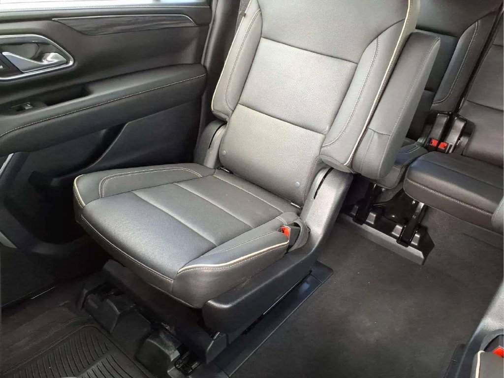 Used 2023 GMC Yukon XL SLT w/ SLT Premium Package RWD image 15