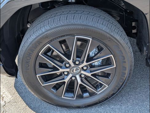 Used 2024 Lexus GX 550 w/ Cold Area Package image 22