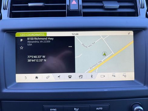 Used 2020 Land Rover Discovery SE image 21