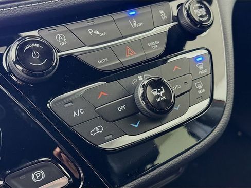 New 2026 Chrysler Pacifica Select w/ S Appearance Package image 15