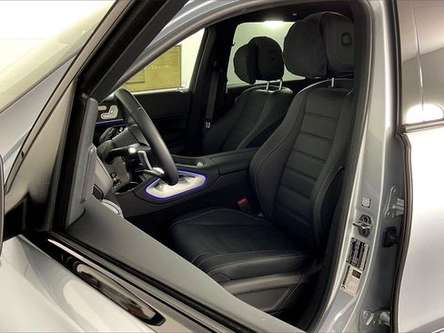 New 2025 Mercedes-Benz GLS 450 4MATIC image 9