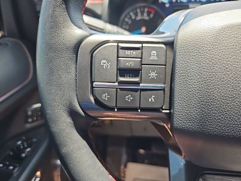 Used 2023 Ford Expedition Limited AWD/4WD image 14