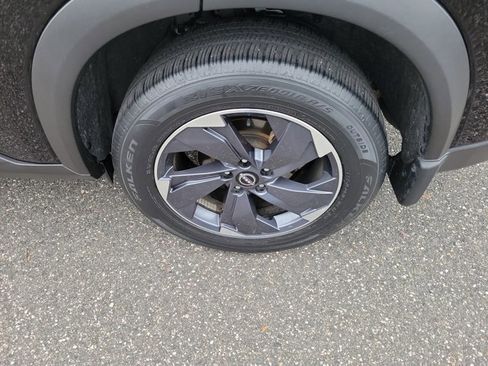 Used 2024 Nissan Rogue SV FWD image 6