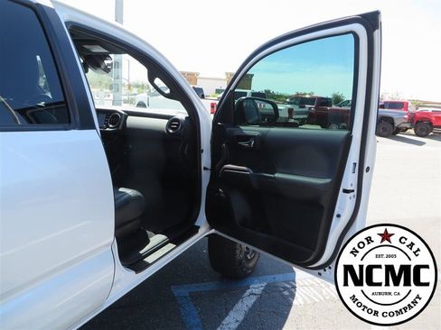 Used 2021 Toyota Tacoma TRD Sport image 41