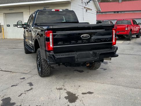 Used 2024 Ford F250 XLT w/ Black Appearance Package image 6