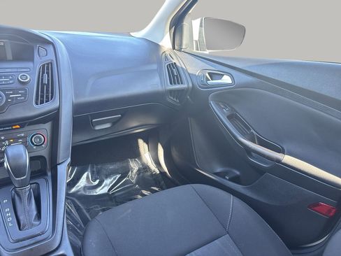 Used 2018 Ford Focus SE image 15