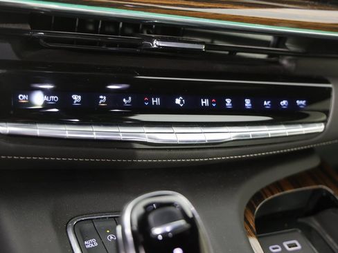 Used 2023 Cadillac Escalade Luxury image 14