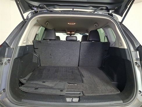 Used 2021 Nissan Rogue SV image 29