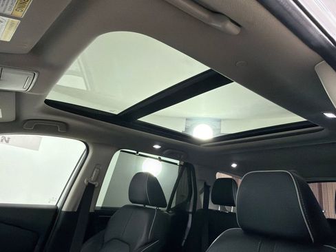 Used 2023 Honda Pilot Elite image 2