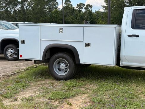 New 2026 GMC Sierra 3500 Pro AWD/4WD image 9