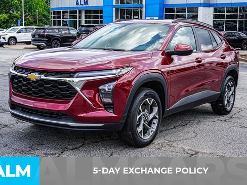Used 2025 Chevrolet Trax LT w/ LT Convenience Package FWD image 5