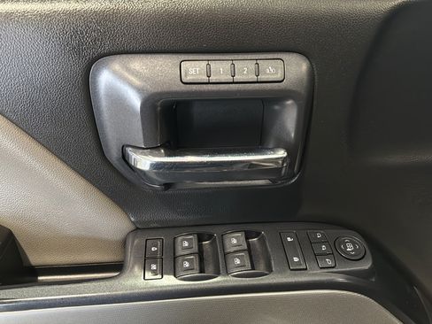 Used 2018 Chevrolet Silverado 1500 LTZ Z71 w/ LTZ Plus Package AWD/4WD image 17