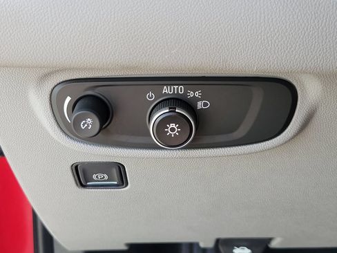 Used 2019 GMC Terrain SLE w/ Driver Convenience Package FWD image 30