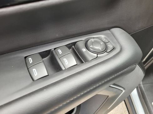 Used 2025 Chevrolet Suburban Z71 AWD/4WD image 20