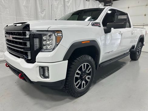 Used 2022 GMC Sierra 2500 AT4 image 3