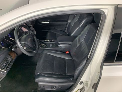 Used 2014 Toyota Avalon Limited w/ Technology Package image 29