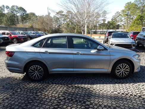 Used 2020 Volkswagen Jetta SE image 4